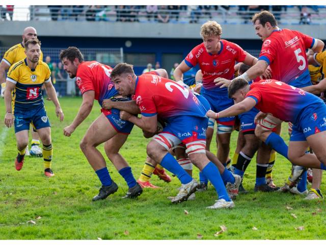 Capturez l'intensité du rugby avec un photographe d'élite